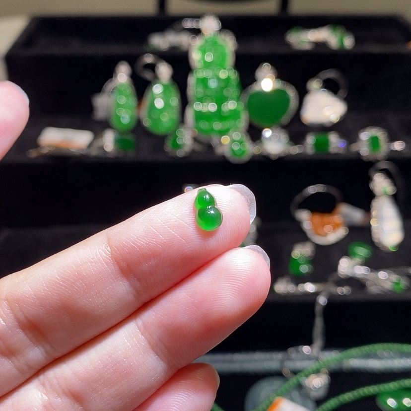 【闪购商品】翡翠葫芦未镶嵌八*