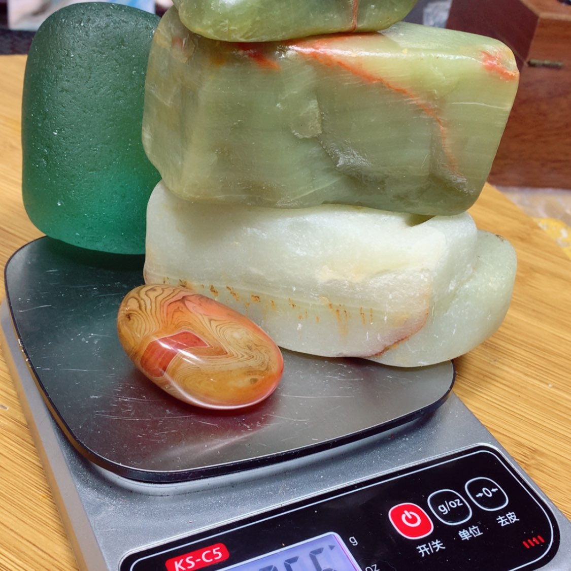 【闪购商品】玛瑙/玉髓手把件未镶嵌一*