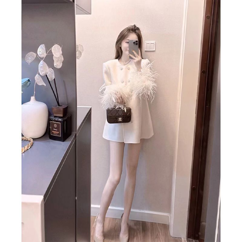 小香风白色毛呢外套女秋冬季高级感超好看韩系斗篷毛毛呢大衣2023