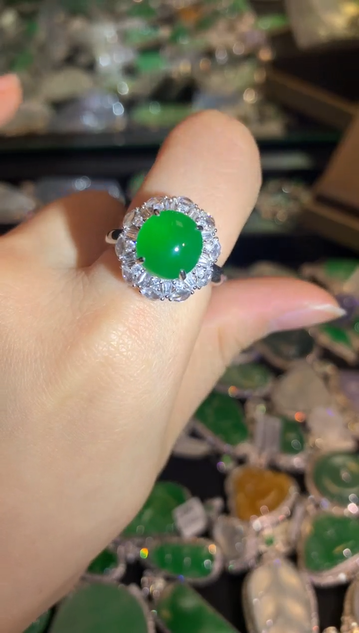 【闪购商品】翡翠戒指18K金镶嵌蛋面