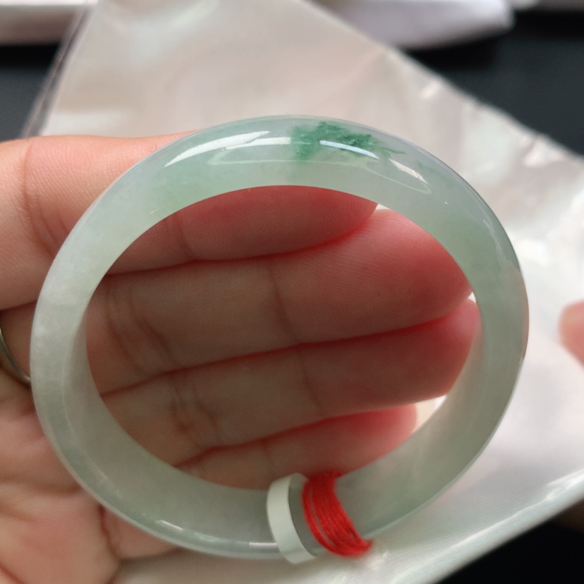 【闪购商品】翡翠手镯未镶嵌贵妃51.8