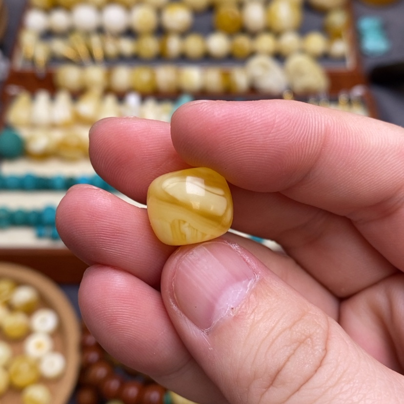 【闪购商品】蜜蜡裸石未镶嵌刚**。