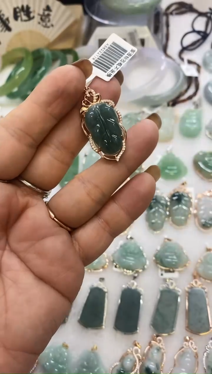 【闪购商品】翡翠颈饰银S925镶嵌小叶子玫瑰边