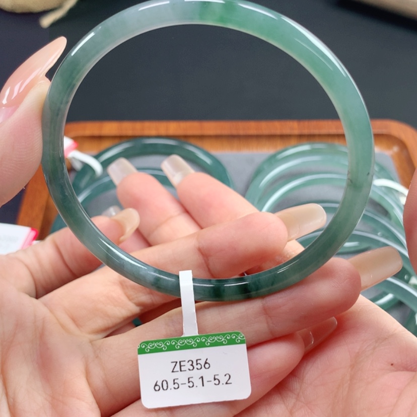 【闪购商品】翡翠手镯未镶嵌