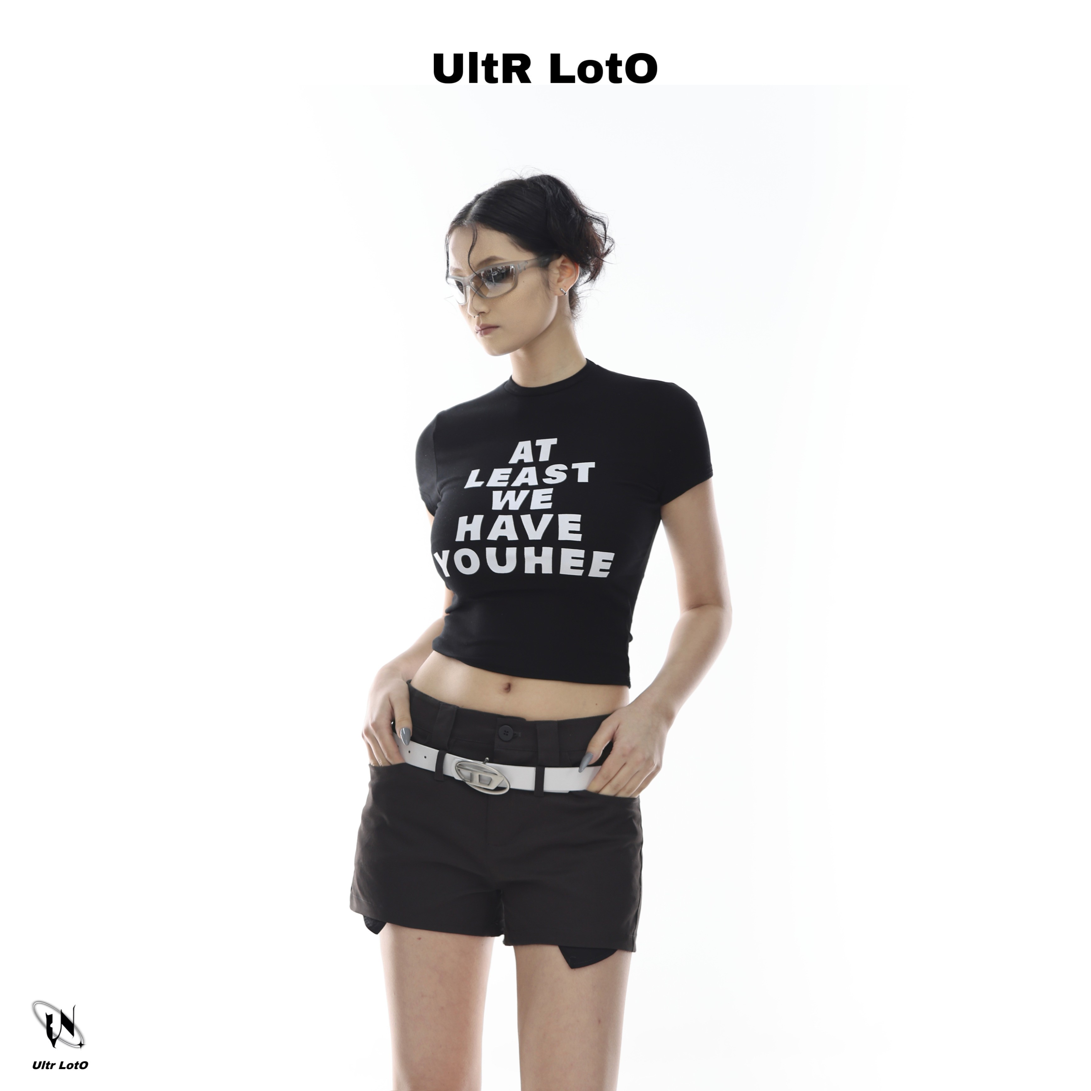 Ultr LotO美式复古字母印花短袖T恤女设计感漏腰小众修身半袖上衣
