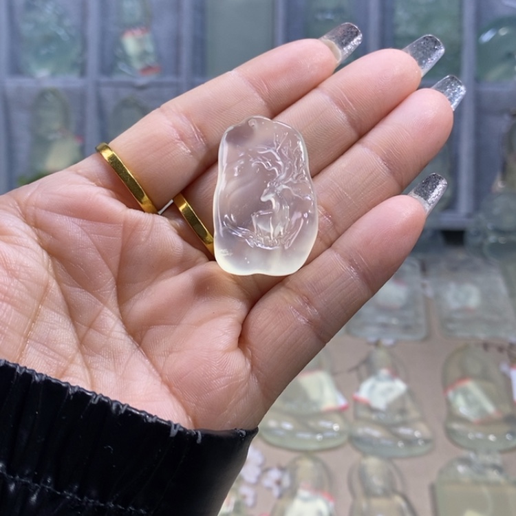 【闪购商品】蛇纹石玉颈饰未镶嵌雨*