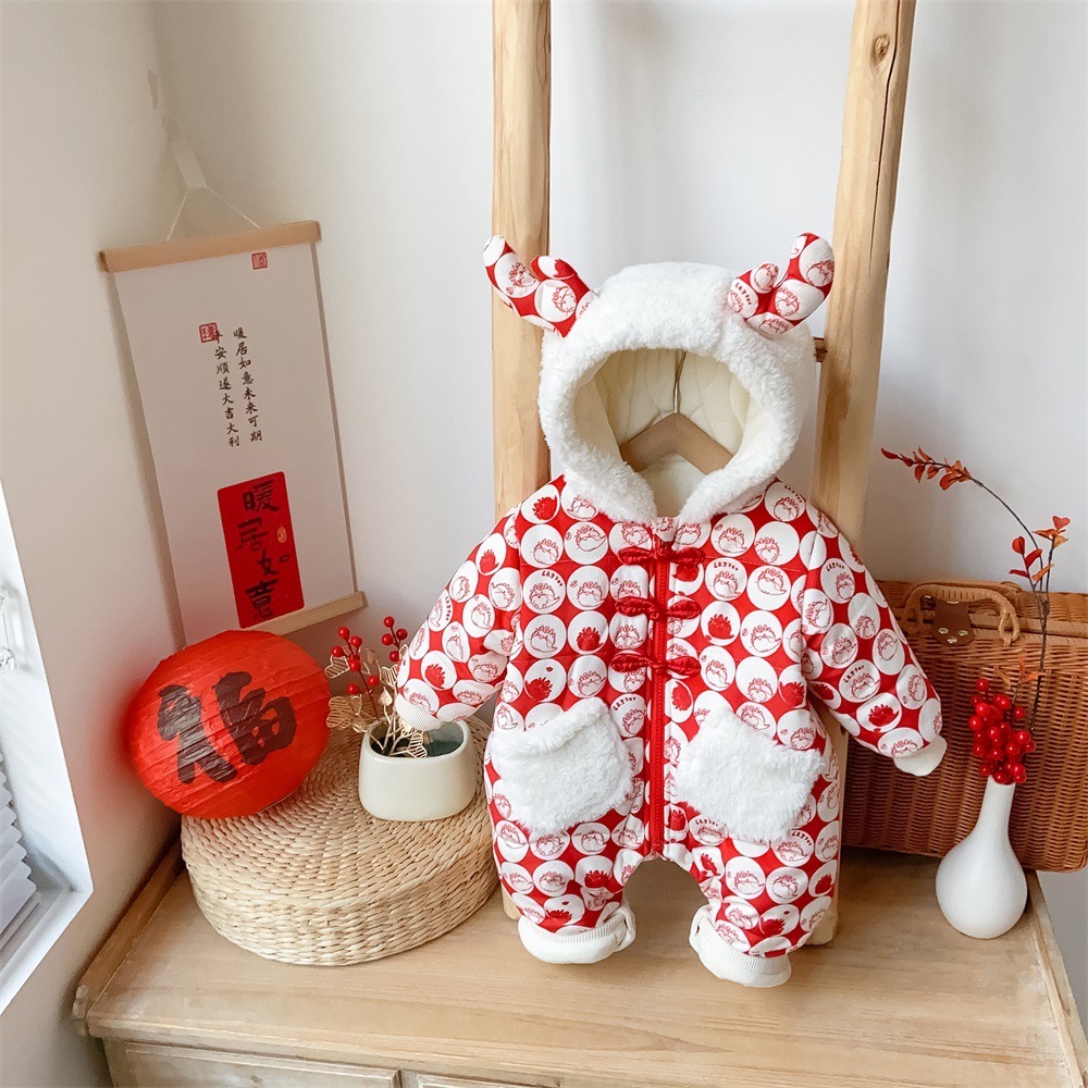 龙年婴儿服夹棉连体衣中国风宝宝棉服新年红色喜庆盘扣拜年服
