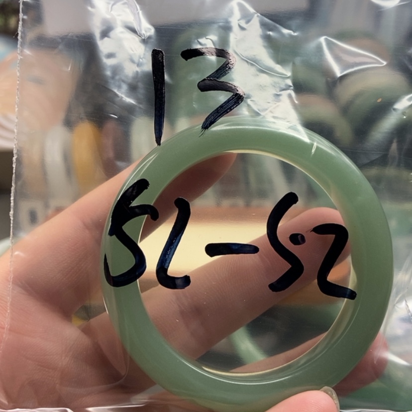 【闪购商品】石英质玉手镯未镶嵌
