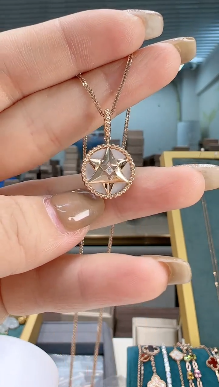 【闪购商品】钻石吊坠(不含链)18K金镶嵌镶钻六星白贝吊坠