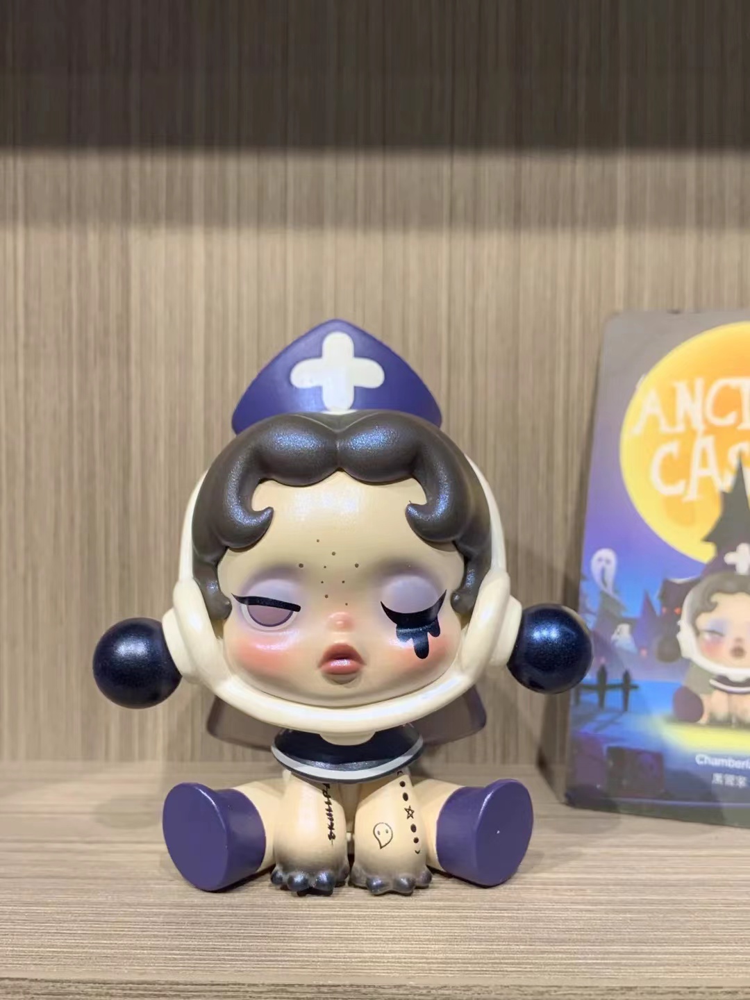 密林黑管家潮玩手办一只