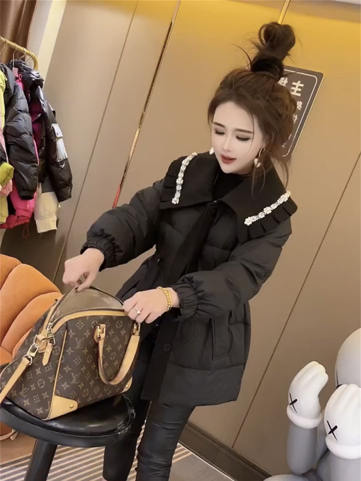 欧洲站2024冬新款中长款羽绒羽绒服收腰显瘦气质大翻领镶钻加厚外