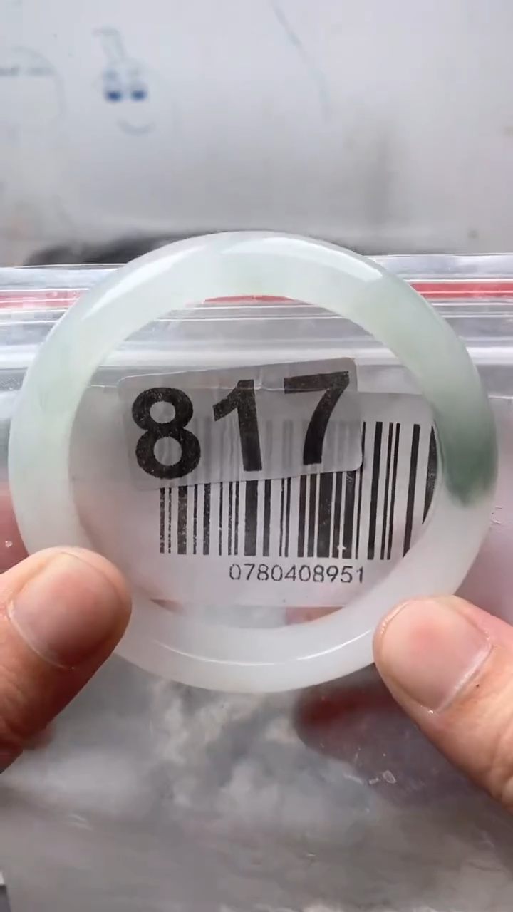 【闪购商品】石英质玉手镯未镶嵌6061