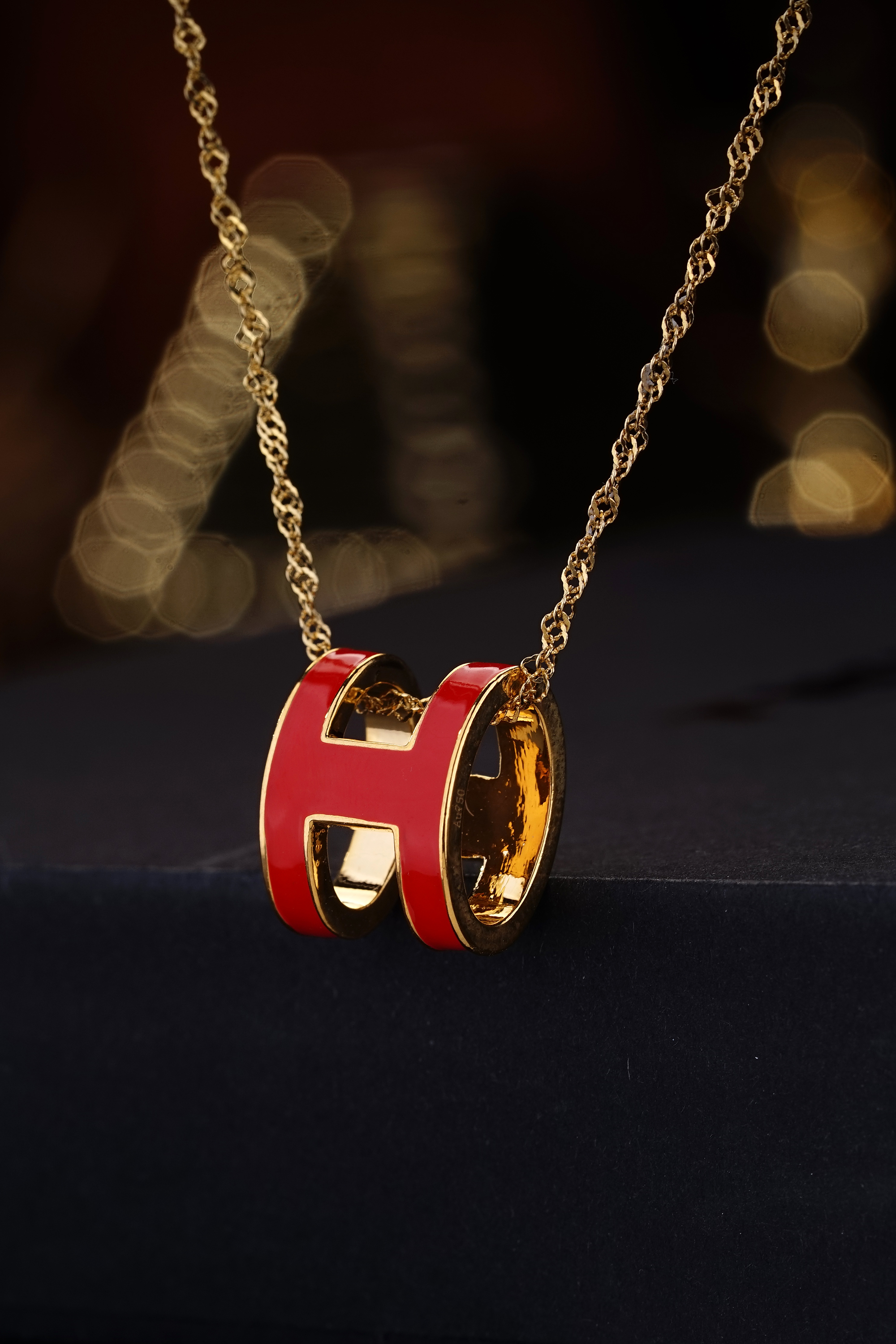 （冰冰冰）18K金烤漆珐琅H吊坠不脱模轻奢轻奢气质气质时尚红色