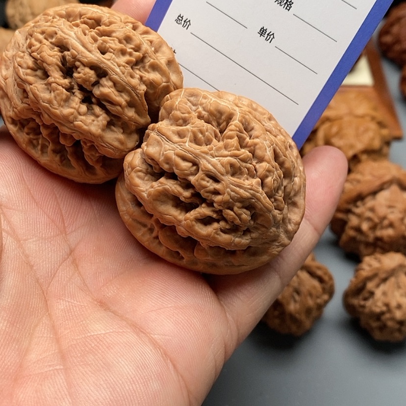 【闪购商品】文玩核桃吊坠骑****鱼