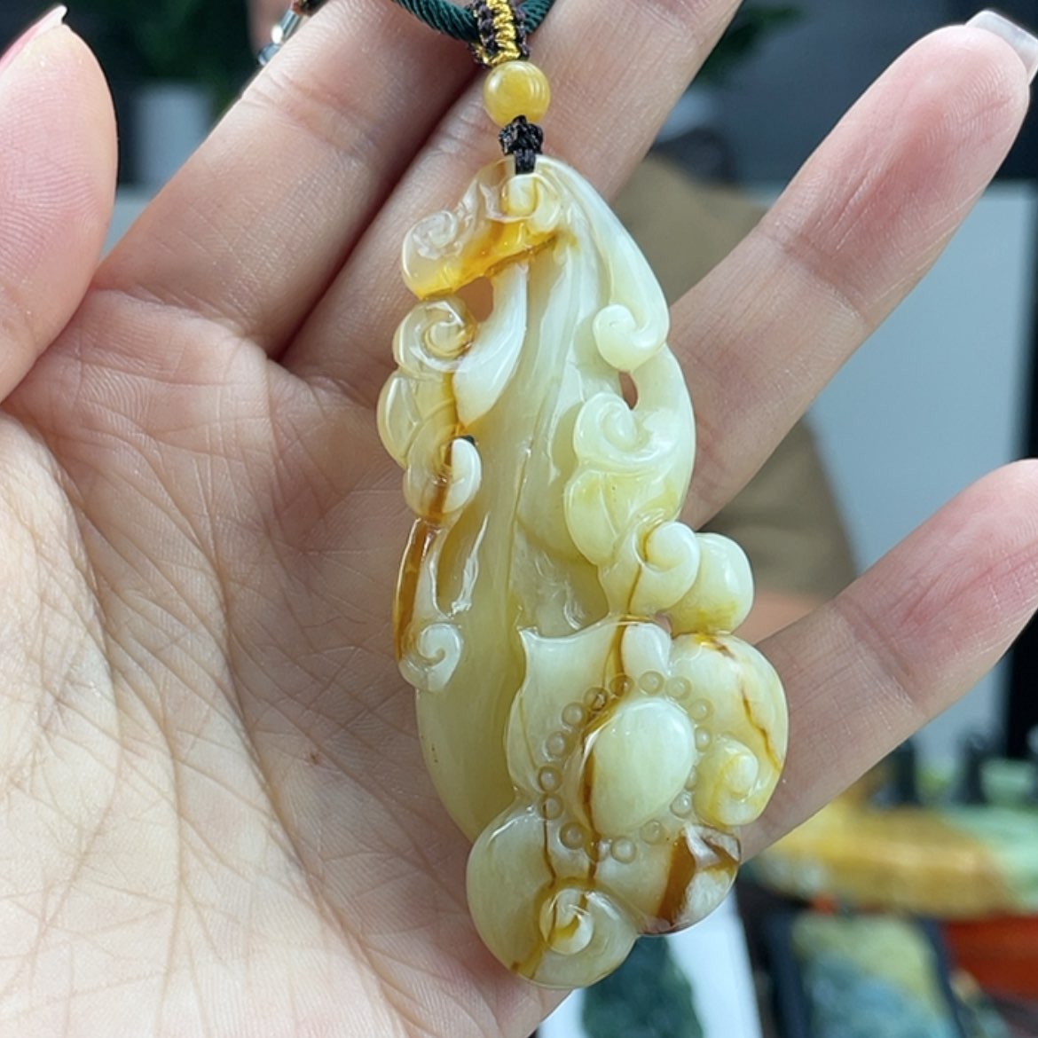 【闪购商品】蛇纹石玉颈饰未镶嵌