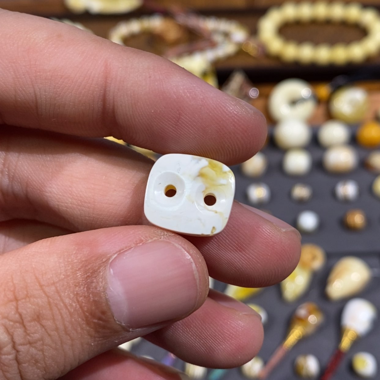 【闪购商品】琥珀裸石未镶嵌N***。