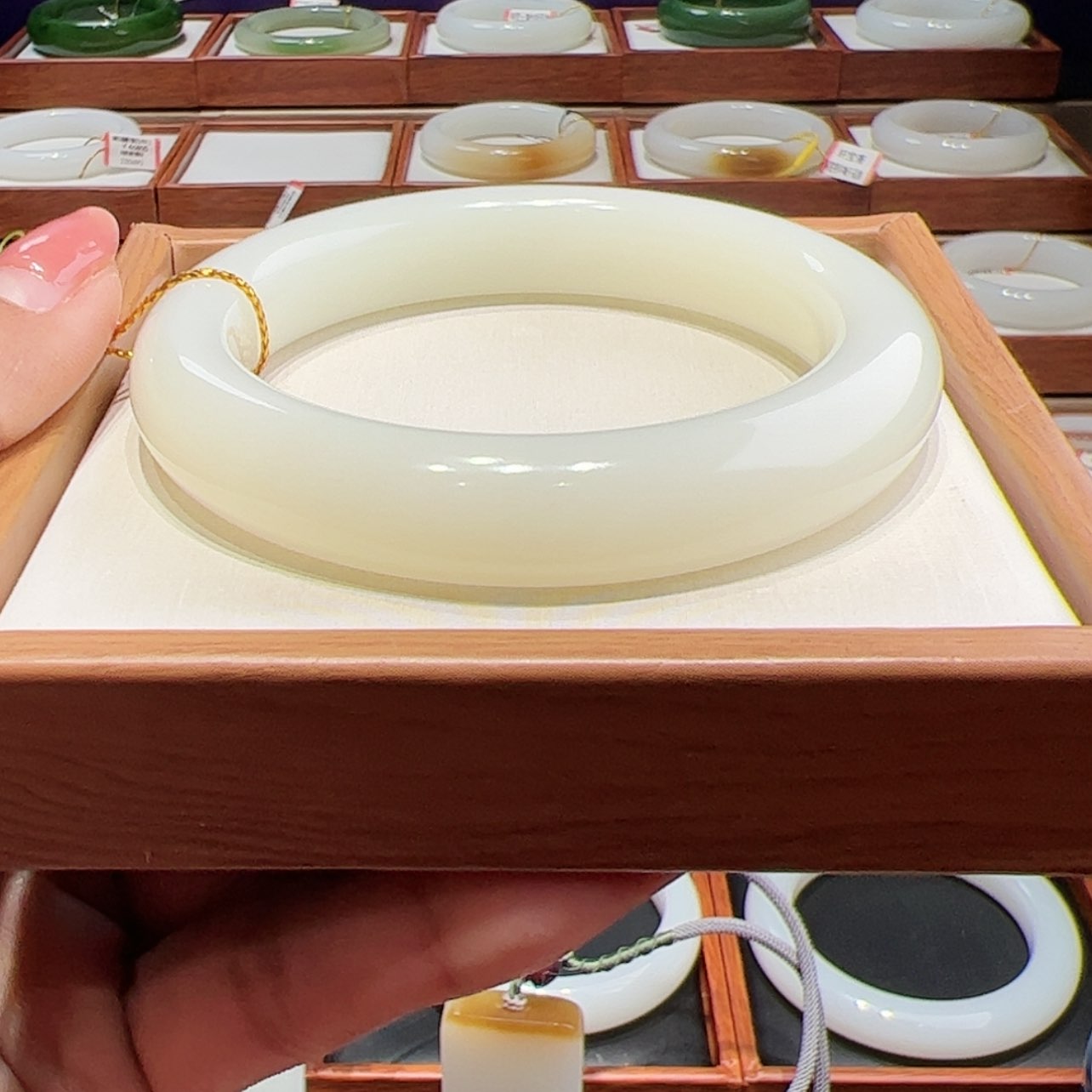 【闪购商品】和田玉手镯57未镶嵌冬*啦