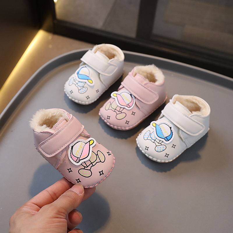 婴儿鞋冬季加绒加厚保暖棉鞋软底婴幼儿女宝卡通秋冬宝宝鞋