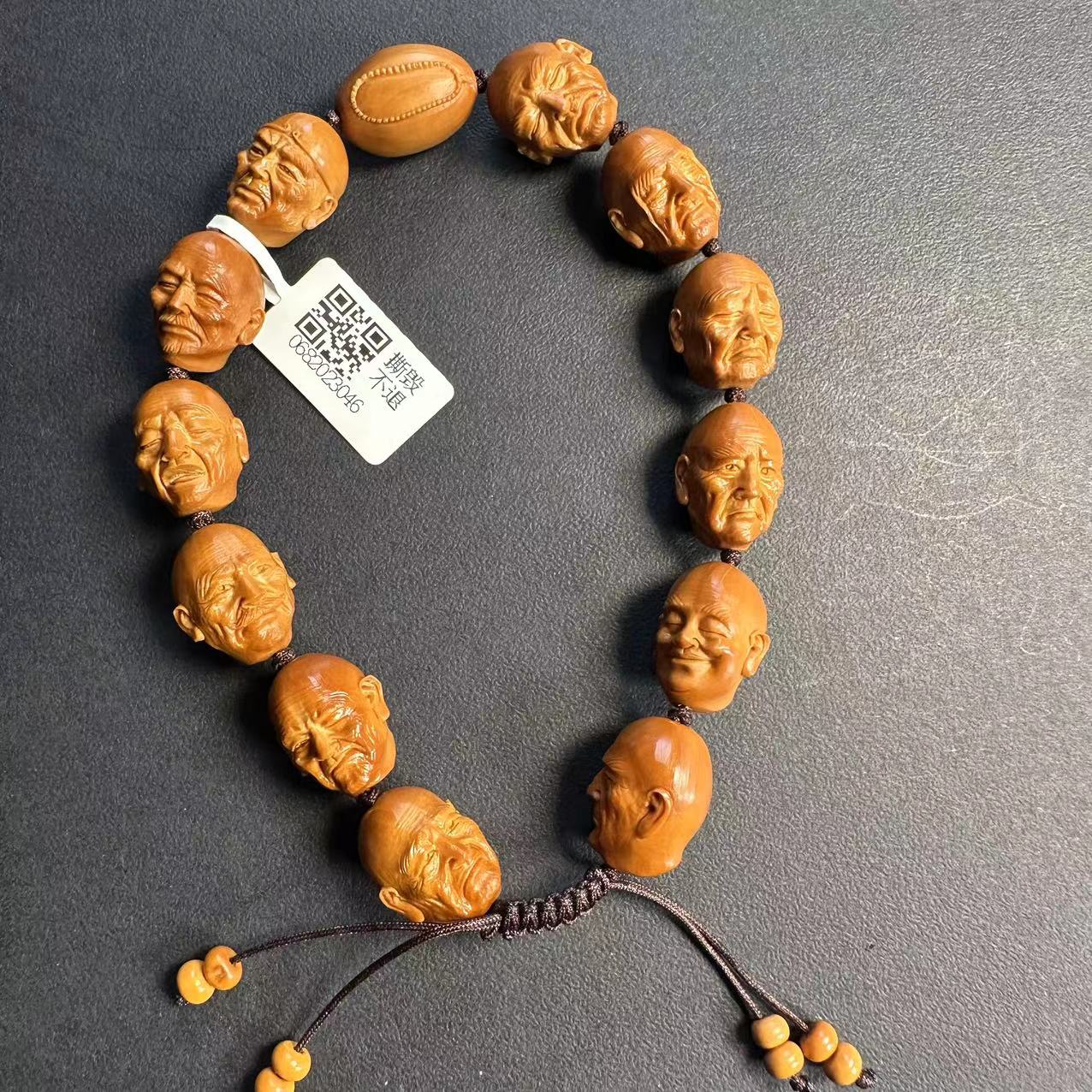 识艺精品核雕—十二尊者—精品手工橄榄核雕