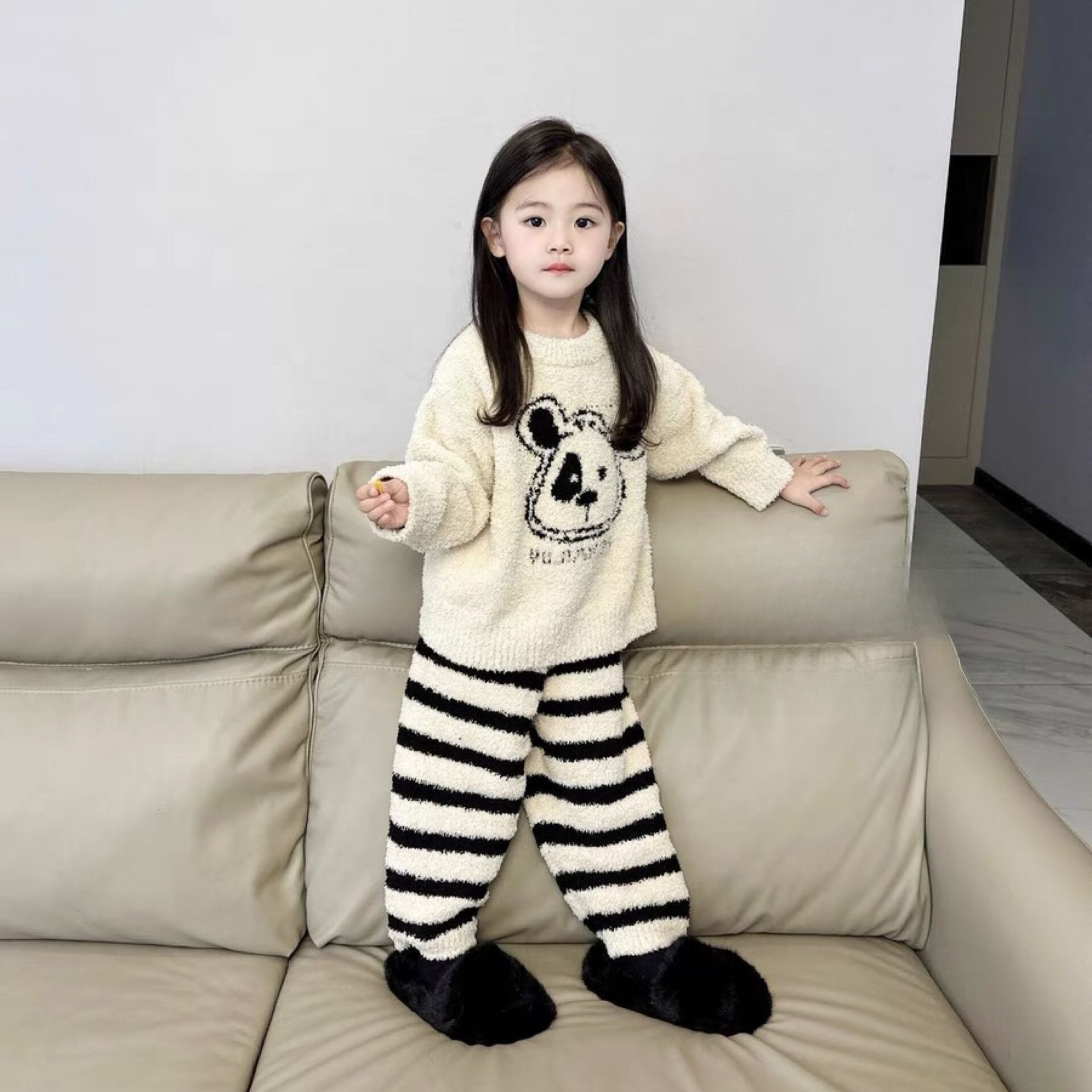 女童家居服套装加绒加厚秋冬款2023新款洋气半边绒睡衣儿童装冬装