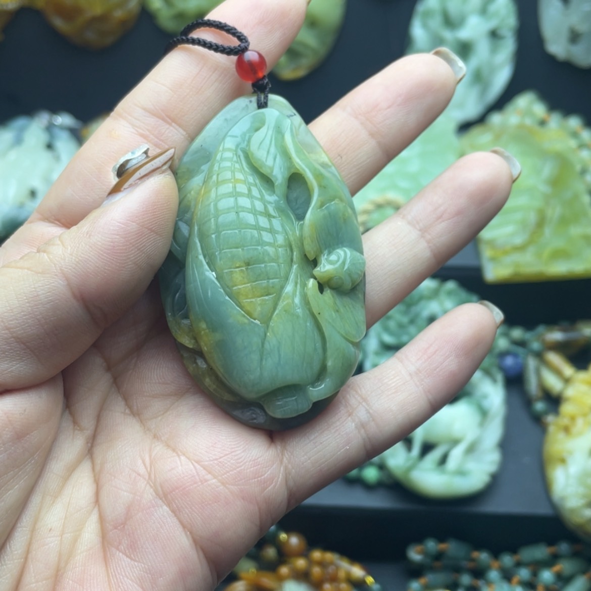 【闪购商品】蛇纹石玉颈饰未镶嵌