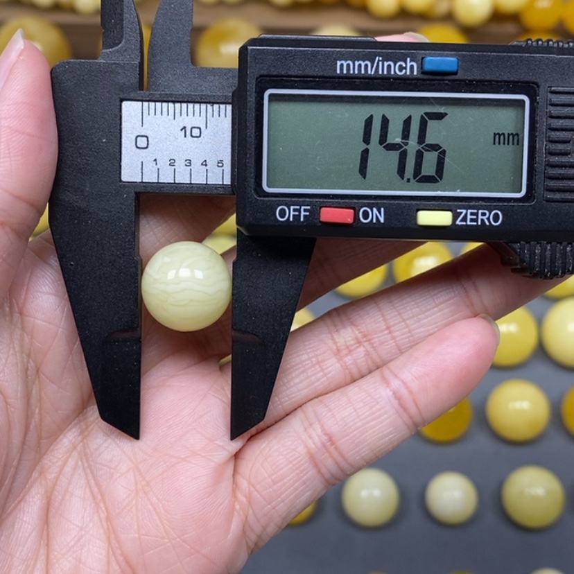 【闪购商品】琥珀裸石未镶嵌局**?