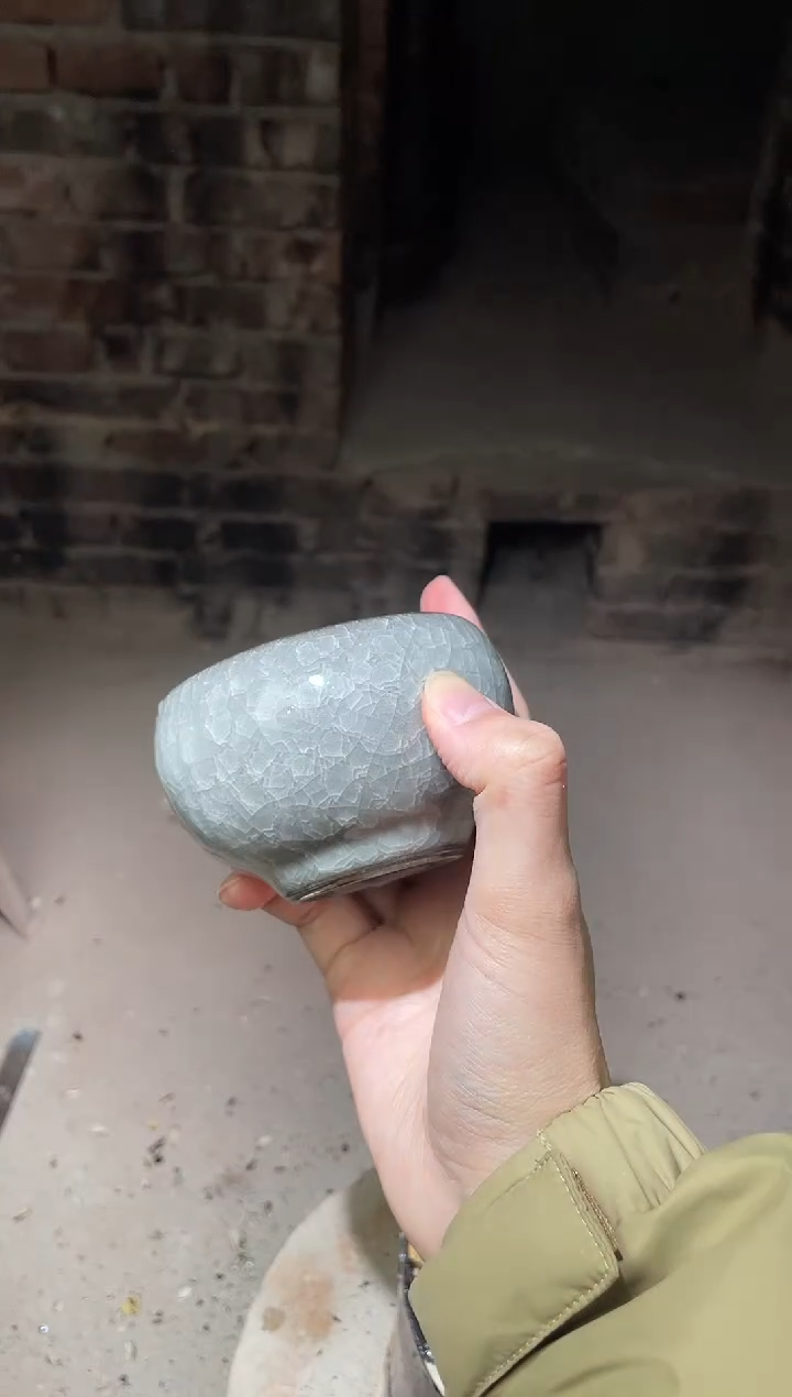 【闪购商品】瓷茶盏黑冰裂（带礼盒和证书）