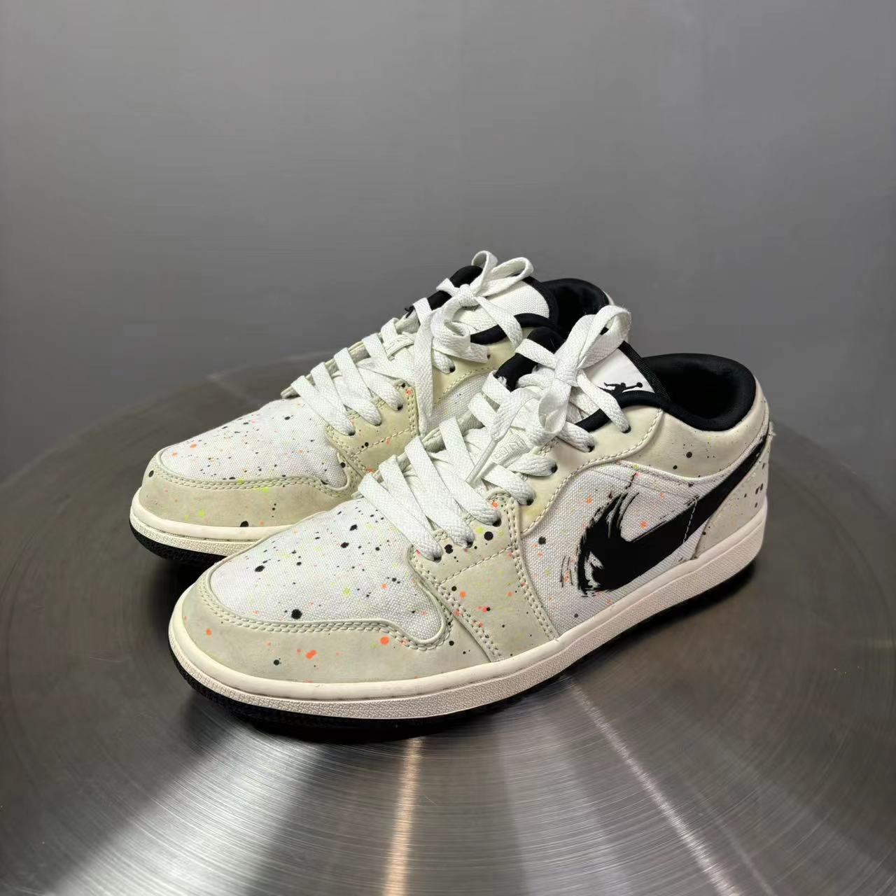 42.5 AJ1水彩泼墨球鞋 非原盒 9新 市场价1700