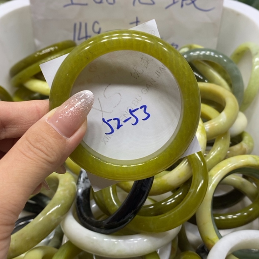 【闪购商品】蛇纹石玉手镯未镶嵌62