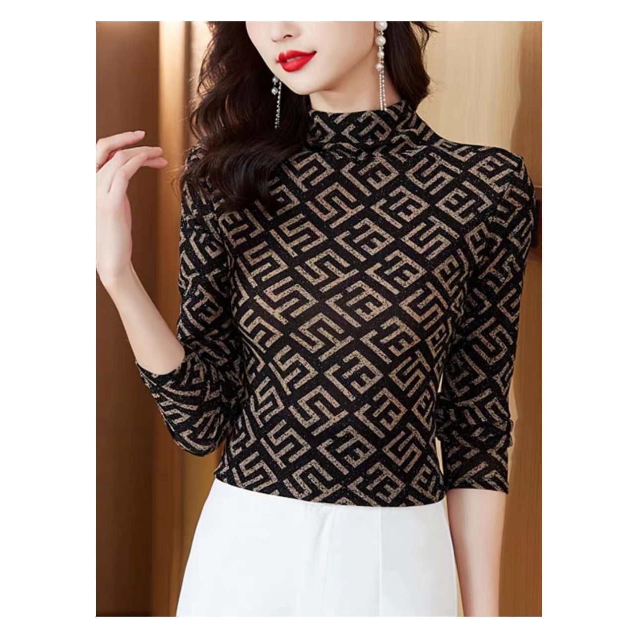 【精品妈妈】2024秋冬新款气质回形格半高领显瘦打底上衣女装