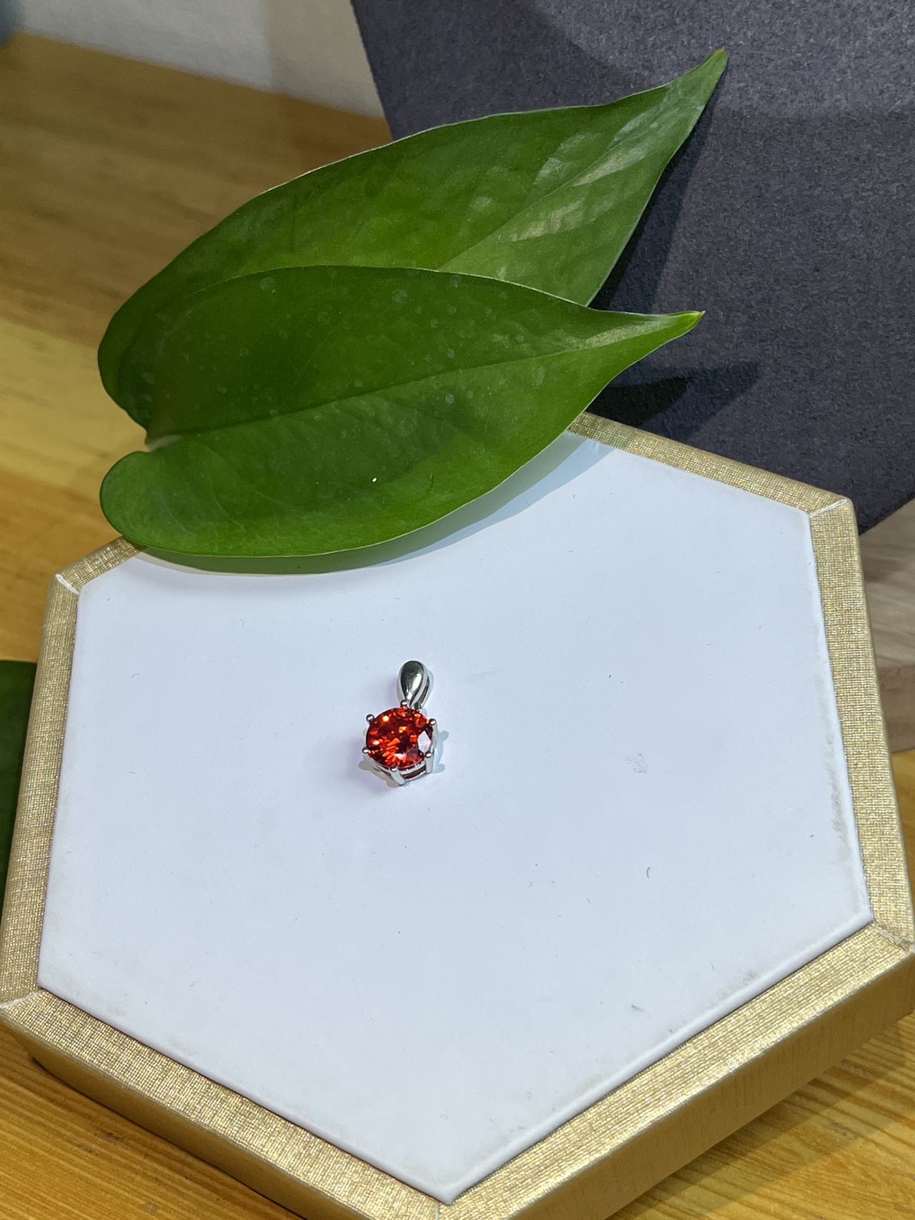（优雅与华丽）璀璨闪耀K586吊坠
