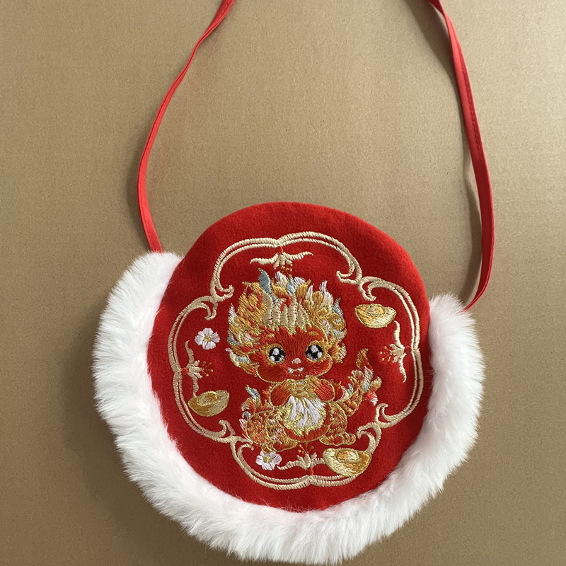 女童汉服包包配件重工刺绣-萌龙抱金