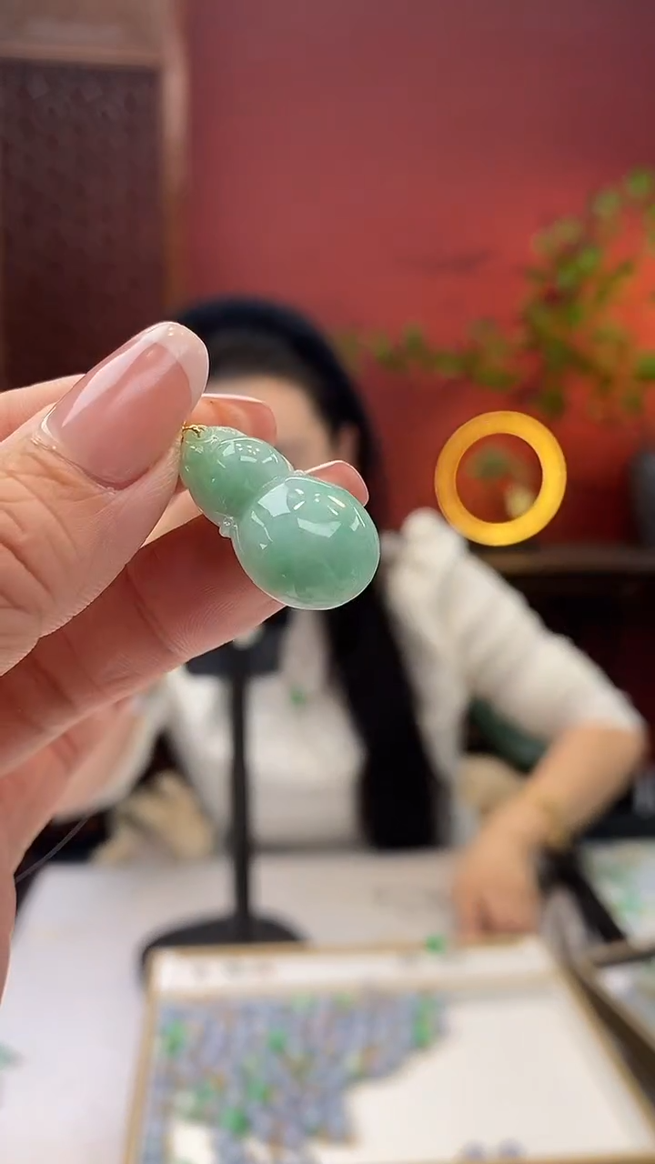 【闪购商品】翡翠颈饰18K金镶嵌葫芦