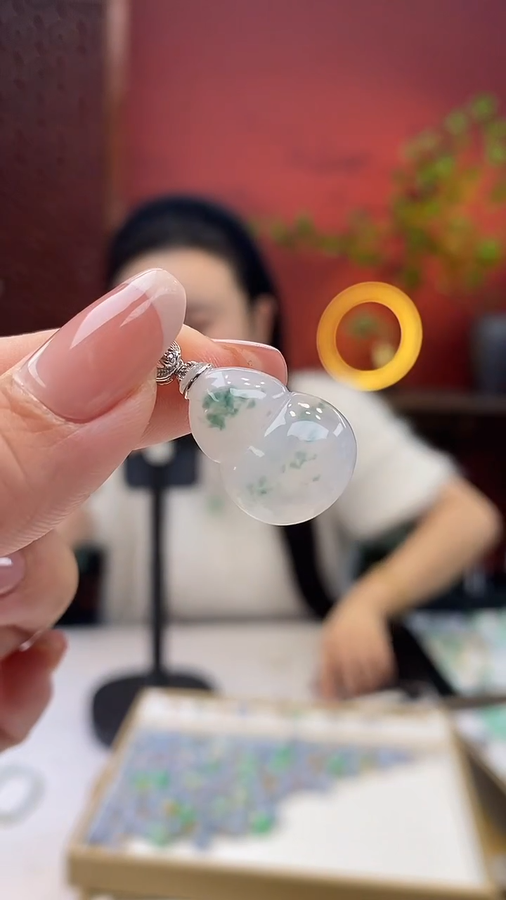 【闪购商品】翡翠颈饰18K金镶嵌葫芦