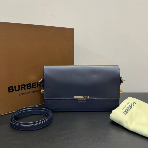 妃鱼/博柏利/95新/中号箱包翻盖拼色蓝/市场价16800/231231QR0027