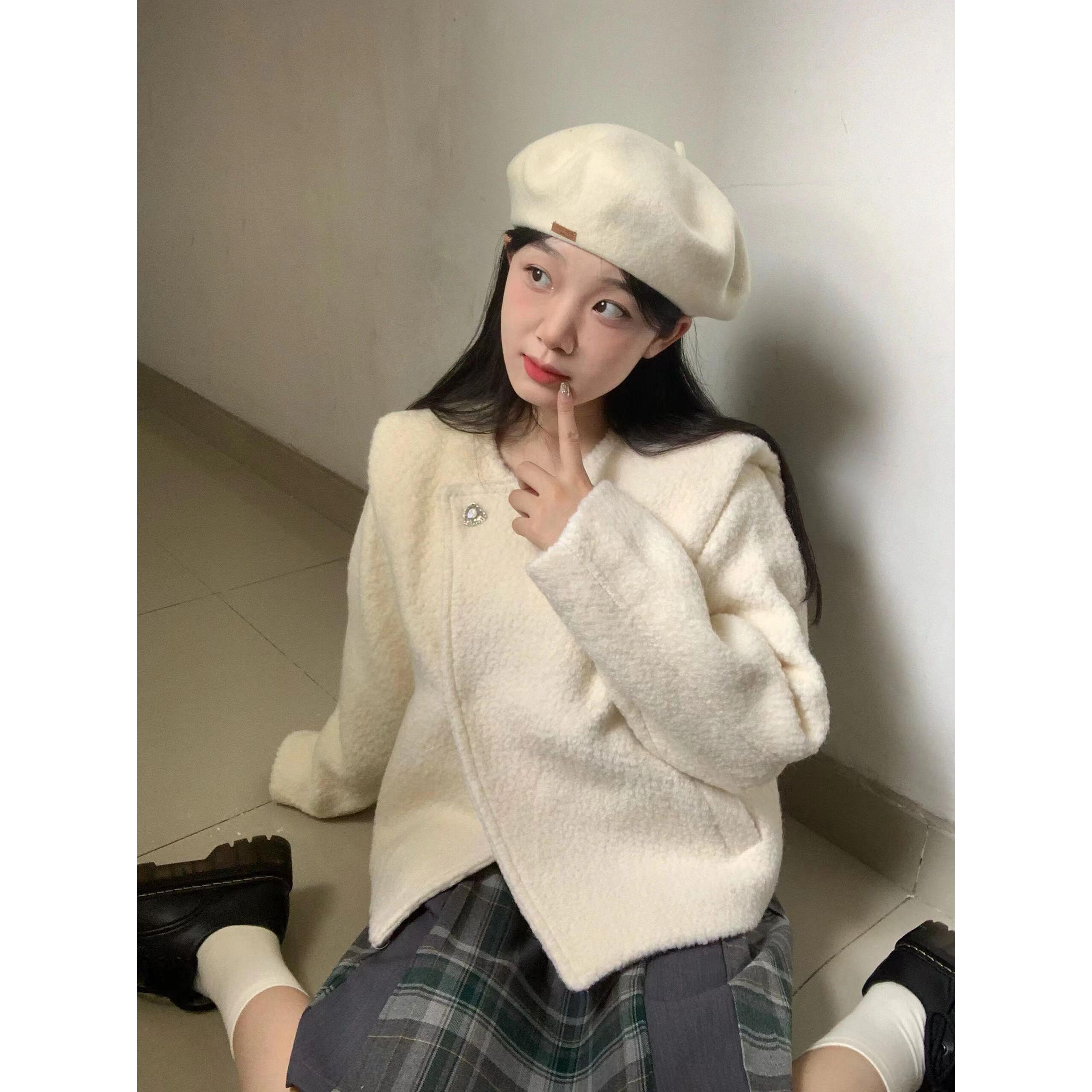 法式羊羔毛小香风白色短款短外套2023秋冬新款高级感别致上衣ins