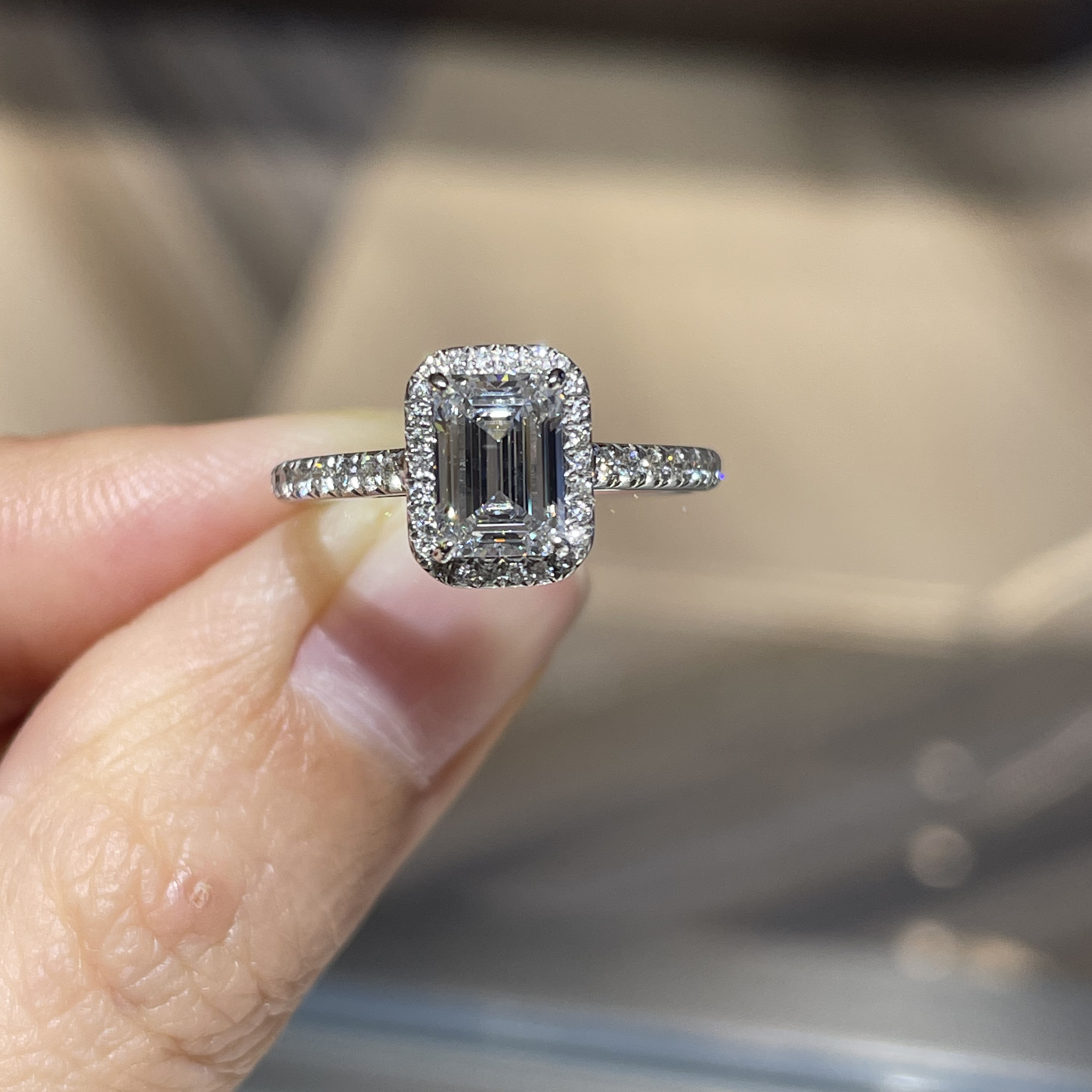 【合成/培育】18k金祖母绿切工培育钻石戒指