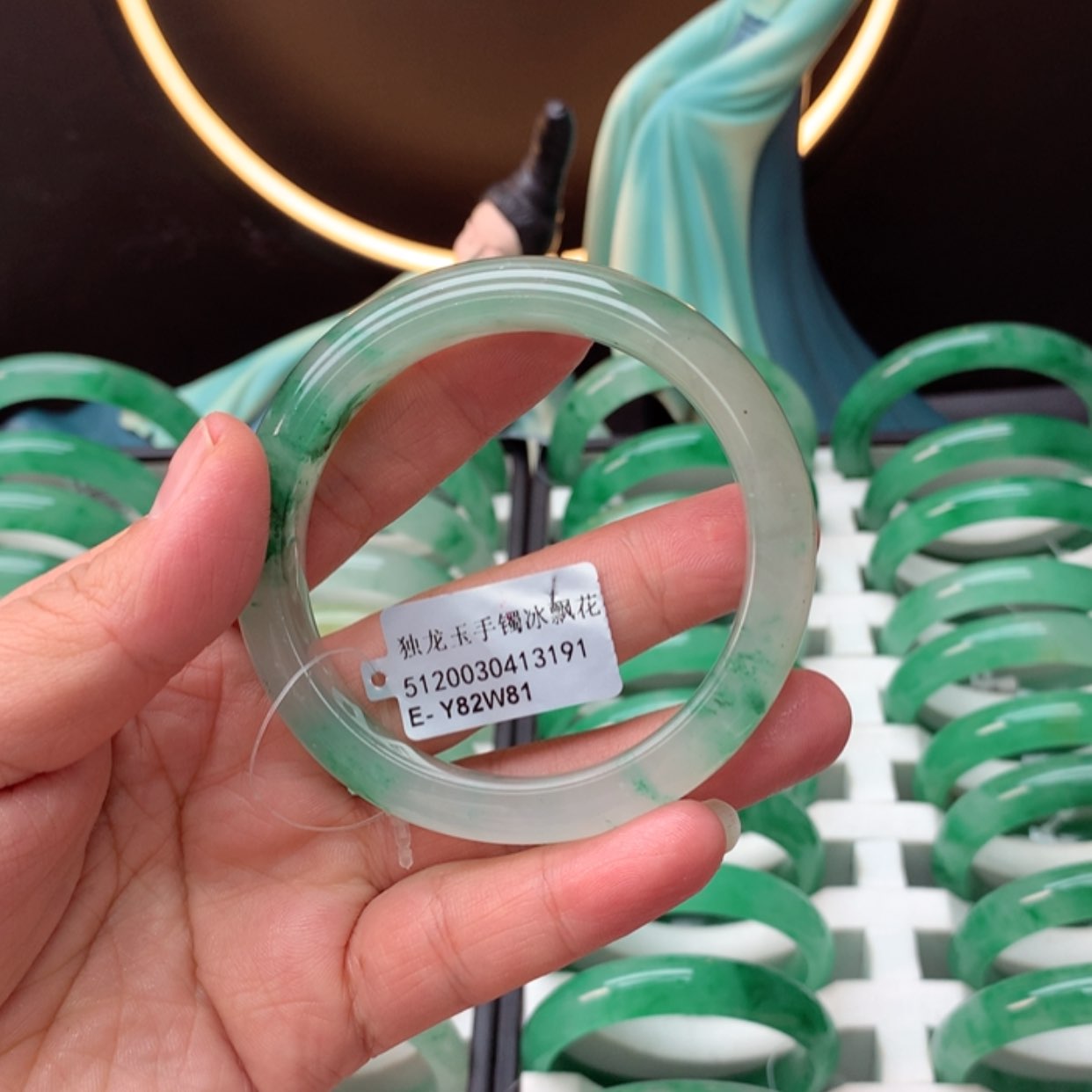 【闪购商品】石英质玉手镯未镶嵌