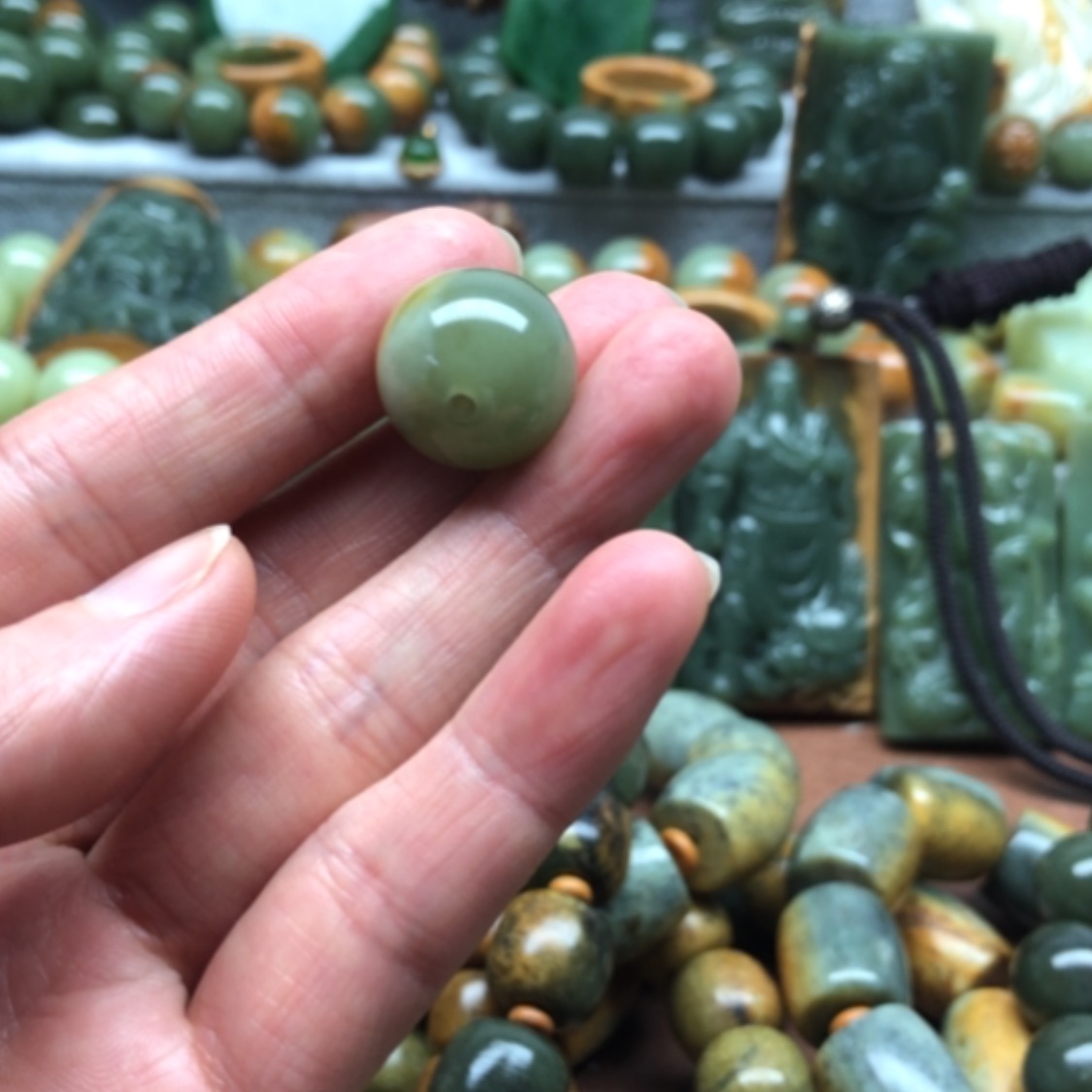 【闪购商品】岫岩河磨玉（透闪石质玉）颈饰未镶嵌闭*鱼