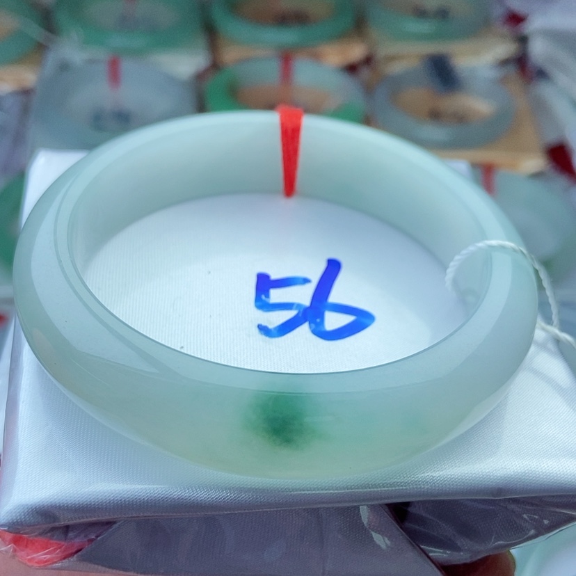 【闪购商品】翡翠手镯未镶嵌清**度56正圈