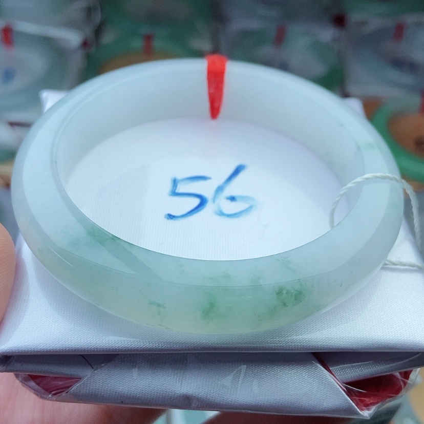 【闪购商品】翡翠手镯未镶嵌56正圈飘蓝花
