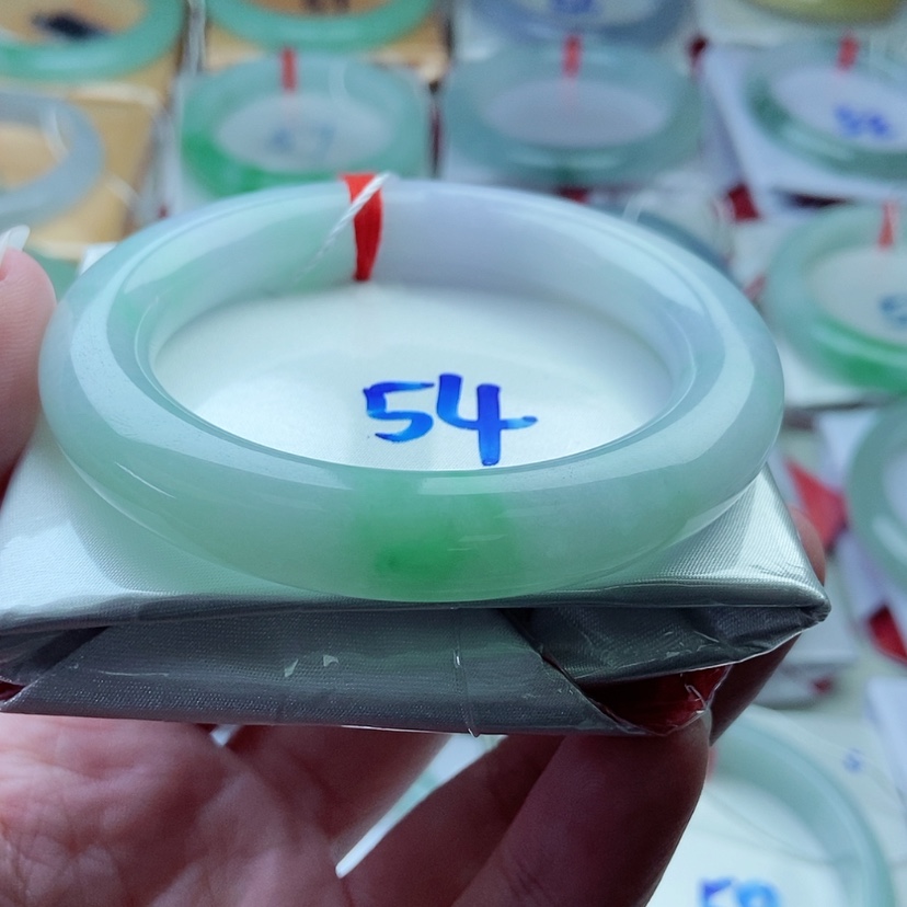 【闪购商品】翡翠手镯（圆镯）未镶嵌星****烂