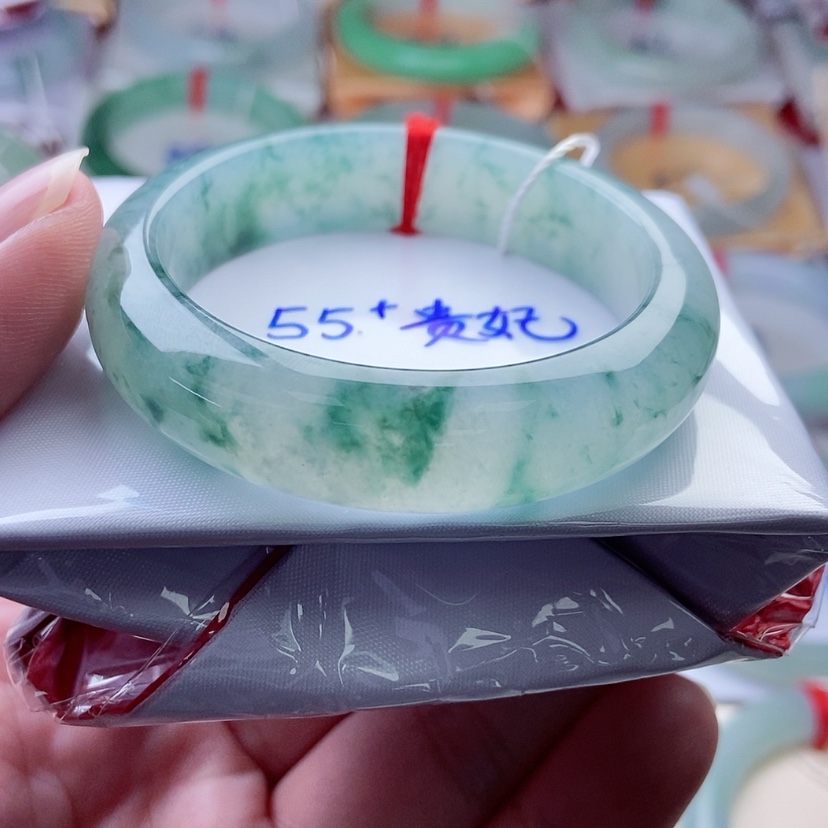 【闪购商品】翡翠手镯（贵妃镯）未镶嵌天空蓝灵动飘逸意境优美