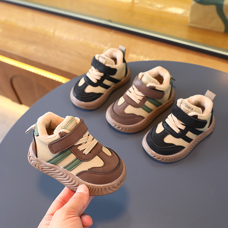 二棉男童鞋子冬季2023新款加绒儿童运动鞋中大童板鞋小学生软底潮