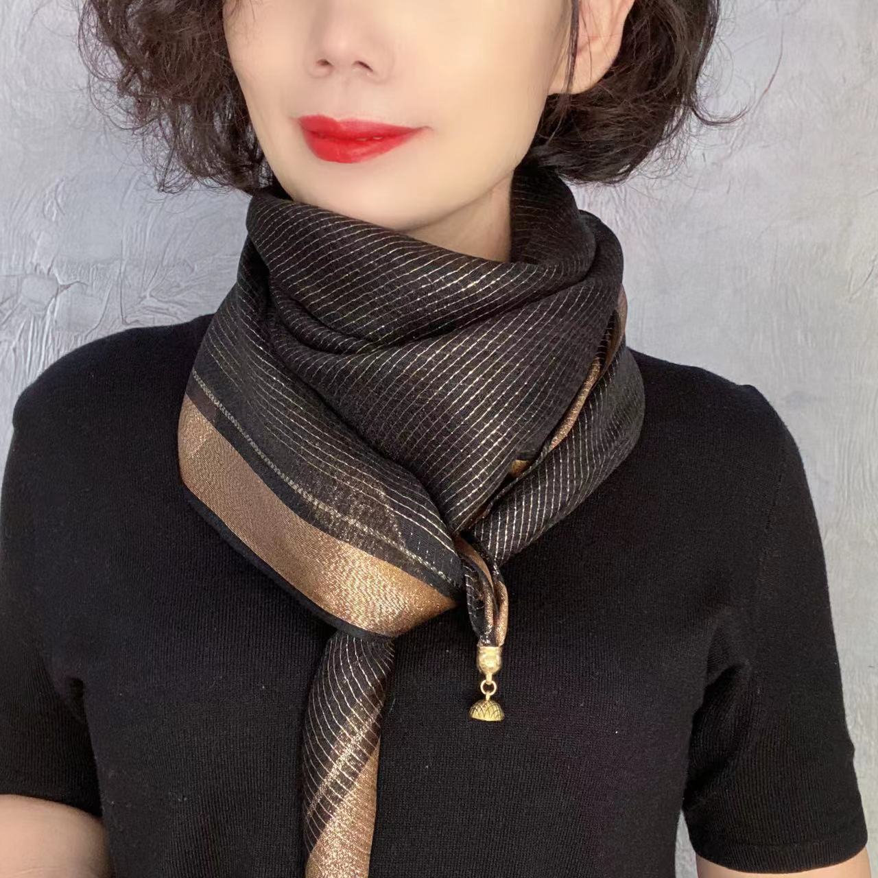 韩版时尚新款气质洋气宽边金丝线磁扣方巾护颈百搭丝巾懒人围巾女