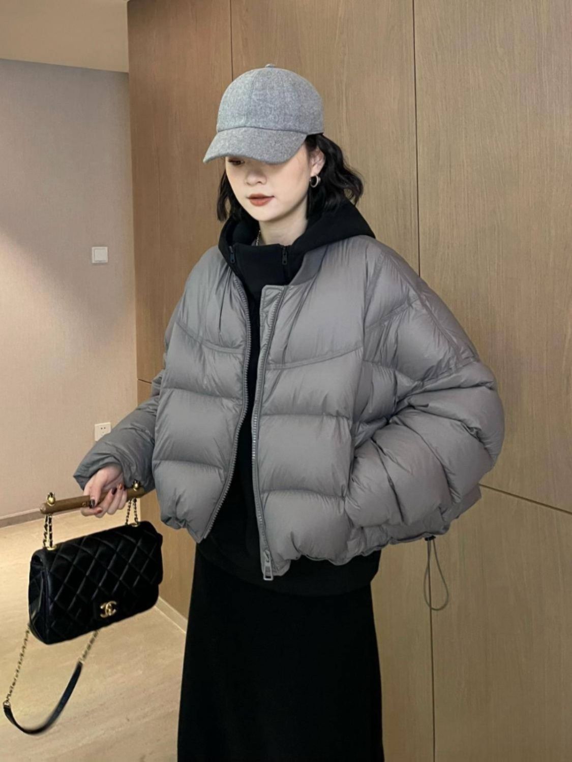 欧货显瘦轻薄棒球羽绒服女冬季2024新款极简风小众设计白鸭绒外套