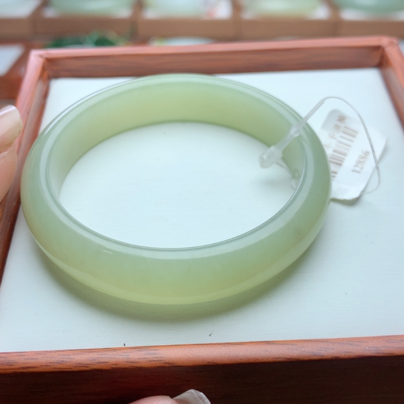 【闪购商品】和田玉手镯未镶嵌E***?50 51