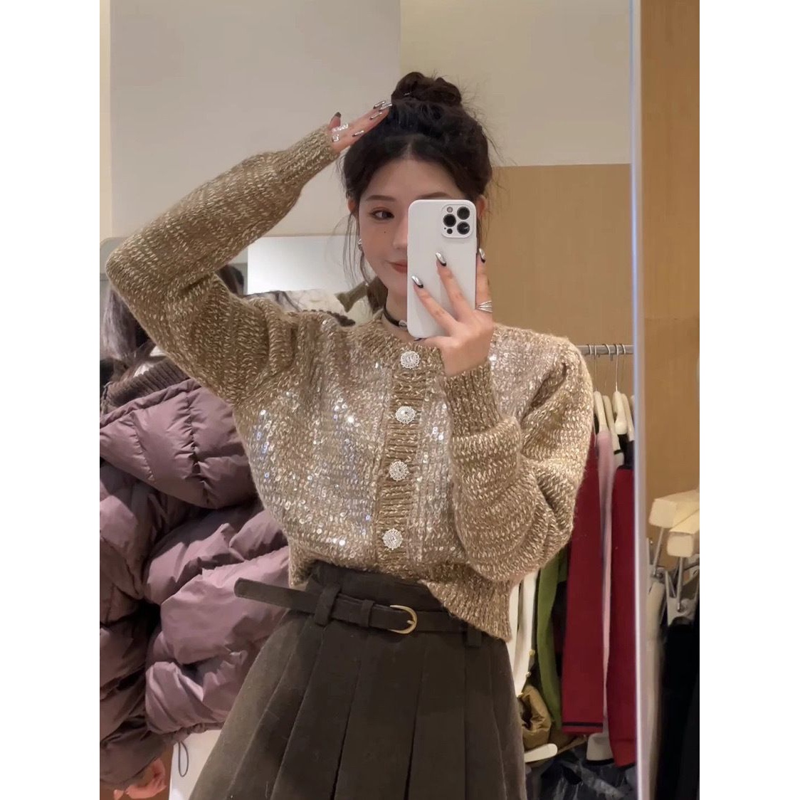 时尚高级感短款毛针织衫女上衣设计感镶钻扣子法式小香风开衫外套