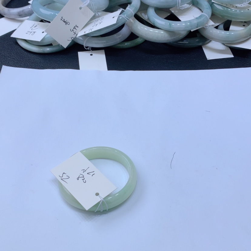 【闪购商品】翡翠挂件未镶嵌小**儿