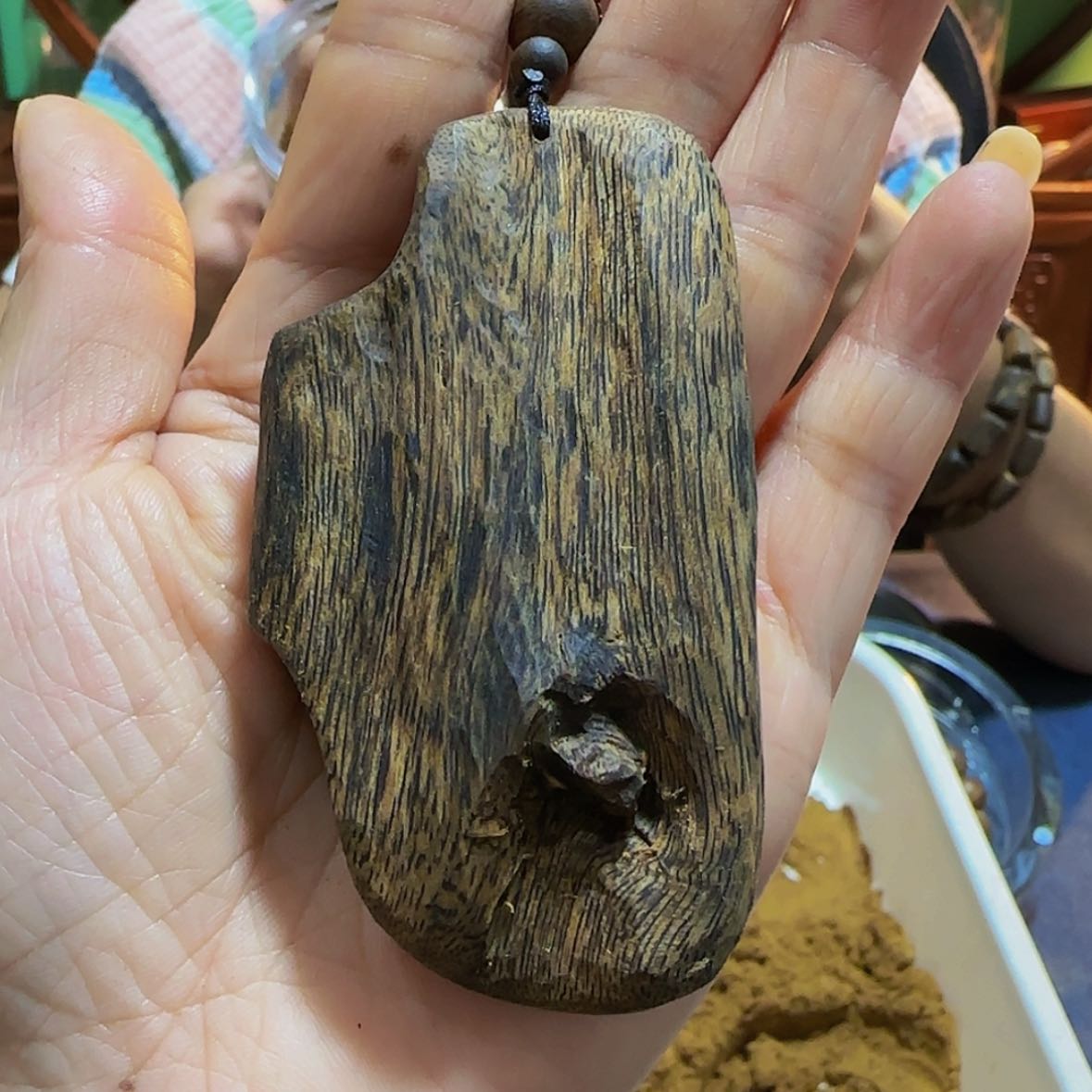 【闪购商品】沉香吊坠T*M白奇乌身瘤疤带绳子24.4克